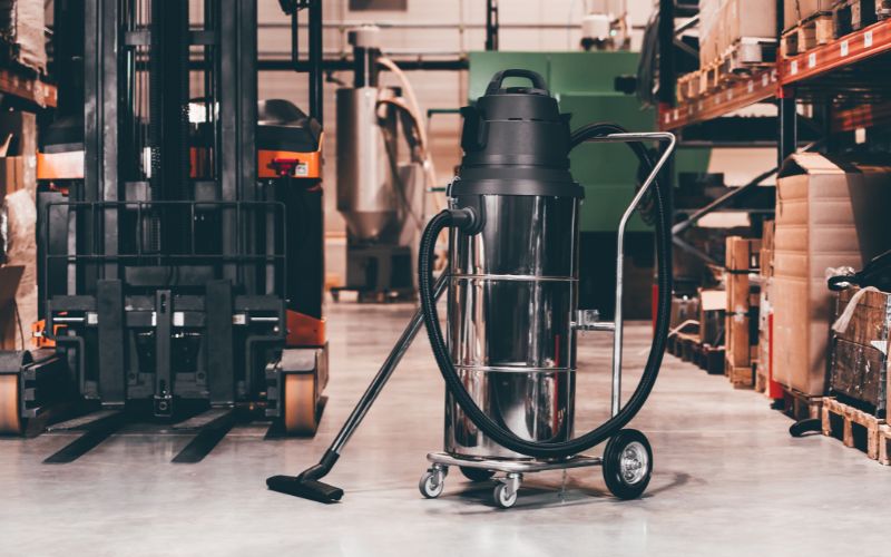 so sánh chi tiết về vệ sinh công nghiệp và truyền thống