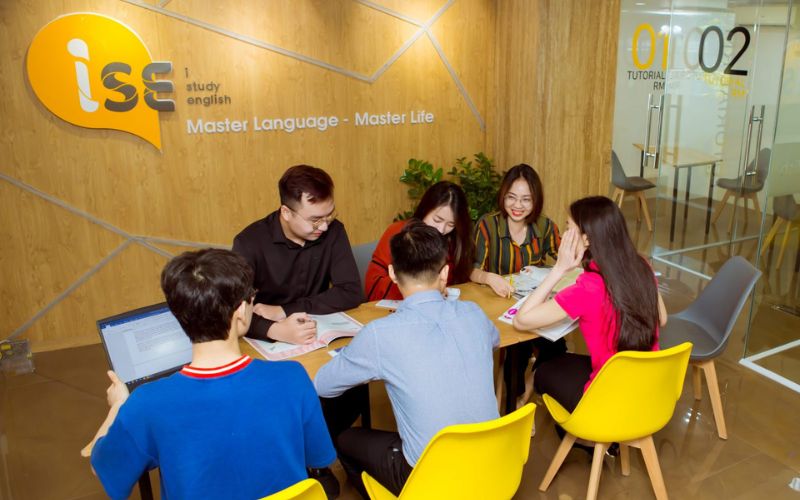 khóa học tiếng Anh cho người đi làm tại ISE