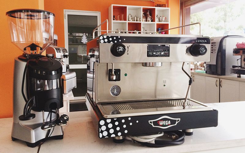 Máy pha coffee bị rỉ nước do bộ phận chiết xuất